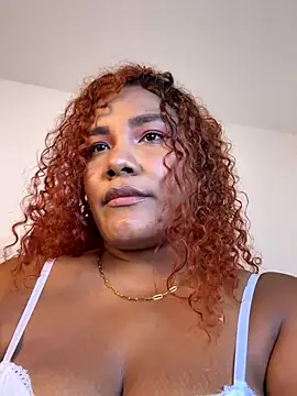 Snapshot of anailynn chatting on 15, 10, 2025 anailynn online show from 15, 10, 2025