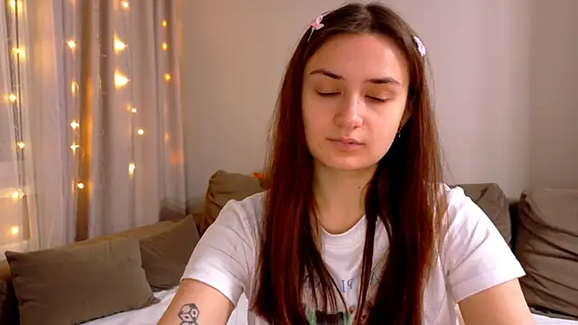 Lelia Vibe online show from 4, 12, 2025