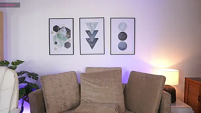 MilaCrave online show from 9, 9, 2025