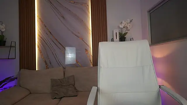 MilaCrave online show from 15, 12, 2025