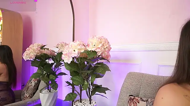 MilaCrave online show from 7, 2, 2026