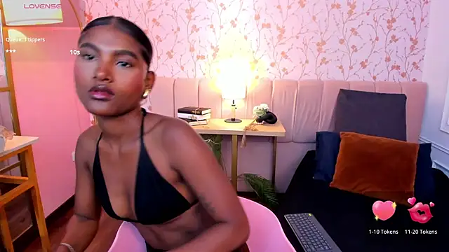 halleylorens online show from 14, 7, 2026