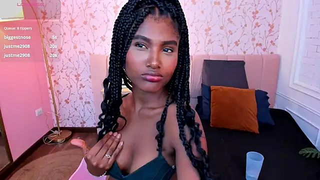 halleylorens online show from 18, 7, 2026
