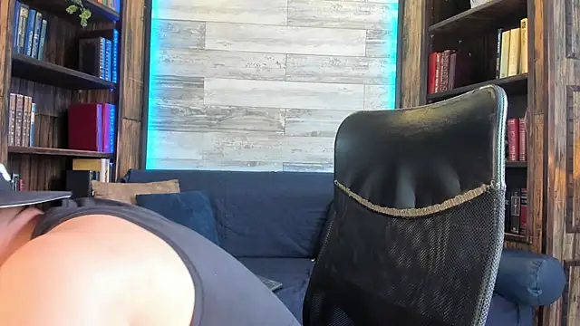 Donovan Desmond online show from 30, 10, 2025