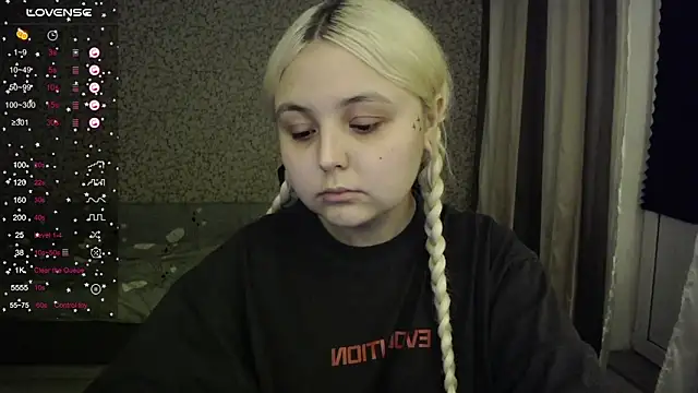 Snapshot of vendymories chatting on 4, 10, 2025 vendymories online show from 4, 10, 2025