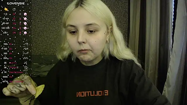 Snapshot of vendymories chatting on 8, 10, 2025 vendymories online show from 8, 10, 2025