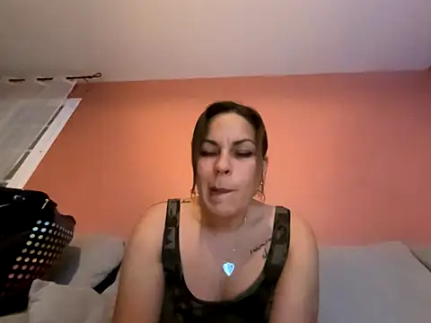 Snapshot of minettedusud chatting on 30, 11, 2025 minettedusud online show from 30, 11, 2025