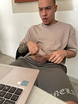 AlphaMasterXxx online show from 28, 7, 2026