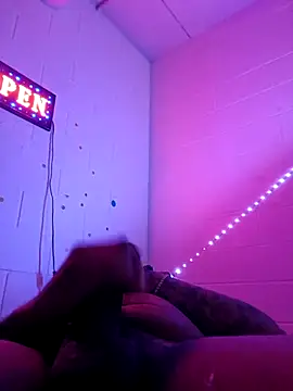 Snapshot of Nuttygmarley chatting on 27, 11, 2025 Nuttygmarley online show from 27, 11, 2025