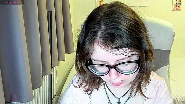 Snapshot of MilisaSweet777 chatting on 12, 10, 2025 MilisaSweet777 online show from 12, 10, 2025
