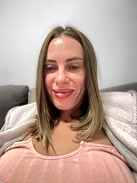 Snapshot of _JessyRey_ chatting on 3, 10, 2025 JessyRey online show from 3, 10, 2025