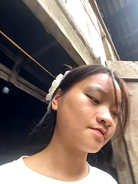 Snapshot of __Nhug__05 chatting on 8, 10, 2025   Nhug  05 online show from 8, 10, 2025