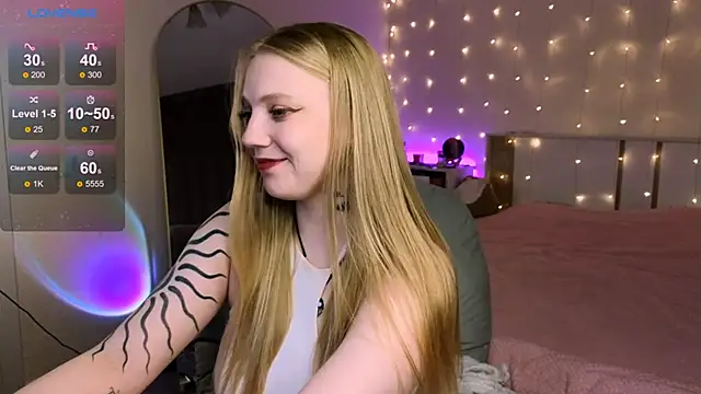 Snapshot of RebeccaAster chatting on 16, 9, 2025 RebeccaAster online show from 16, 9, 2025