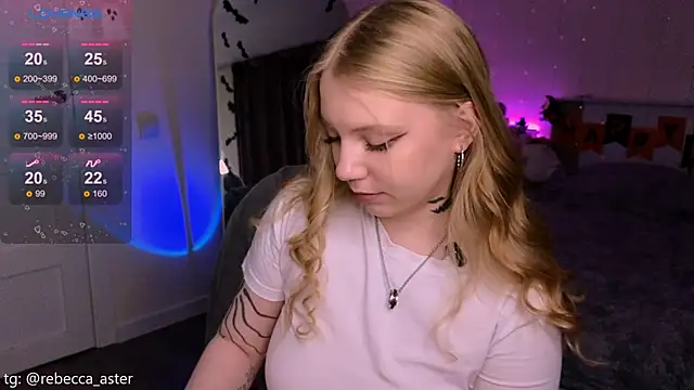 Snapshot of RebeccaAster chatting on 28, 10, 2025 RebeccaAster online show from 28, 10, 2025