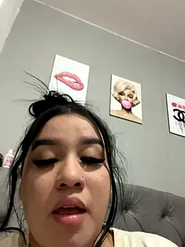 Aliciawhitee online show from 10, 11, 2025