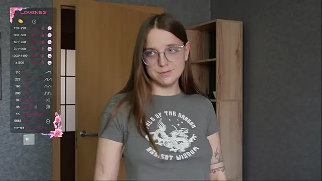Snapshot of Violetwin chatting on 20, 5, 2026 Violetwin online show from 20, 5, 2026