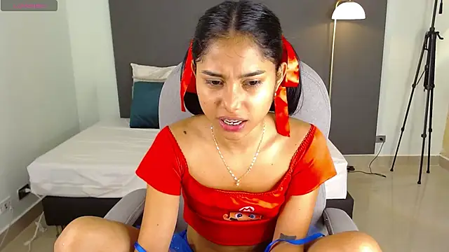 Snapshot of Milaa_Star_ chatting on 7, 5, 2026 Milaa Star online show from 7, 5, 2026