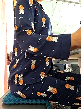 irina hana online show from 17, 11, 2025