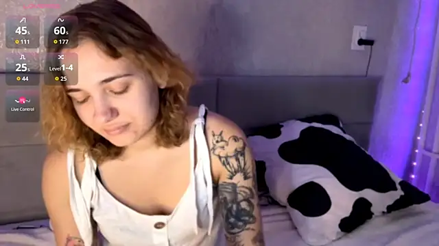 SunPunnyGirl online show from 24, 10, 2025