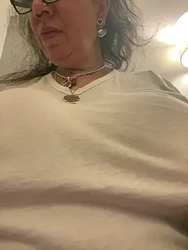 dieseldame1313 online show from 13, 3, 2025