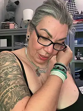dieseldame1313 online show from 4, 5, 2026
