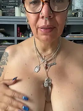 dieseldame1313 online show from 23, 6, 2026