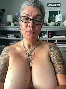 dieseldame1313 online show from 16, 7, 2026