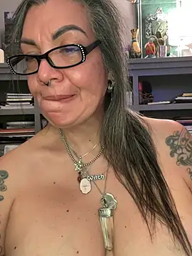 dieseldame1313 online show from 3, 8, 2026