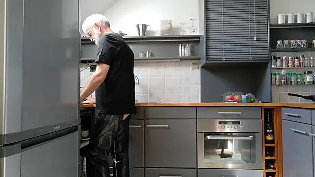 Snapshot of ewaldwillems99 chatting on 12, 9, 2025 ewaldwillems99 online show from 12, 9, 2025