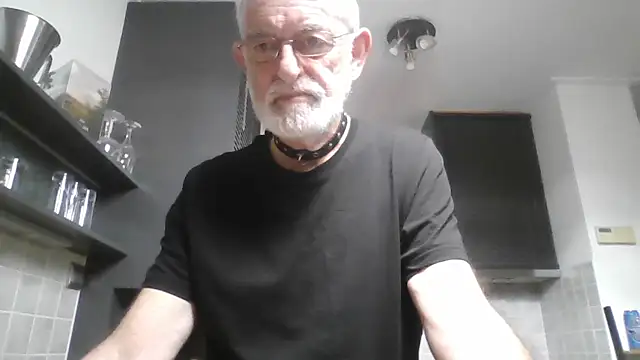 Snapshot of ewaldwillems99 chatting on 21, 10, 2025 ewaldwillems99 online show from 21, 10, 2025