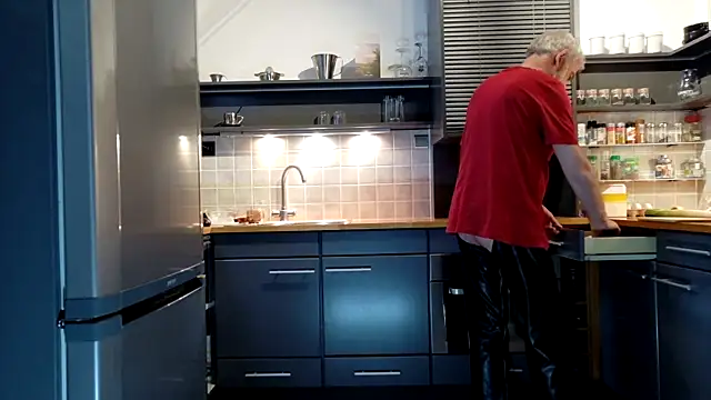 Snapshot of ewaldwillems99 chatting on 5, 12, 2025 ewaldwillems99 online show from 5, 12, 2025