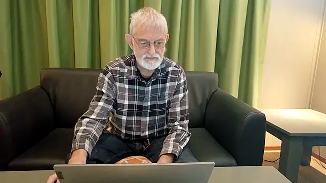 Snapshot of ewaldwillems99 chatting on 9, 1, 2026 ewaldwillems99 online show from 9, 1, 2026