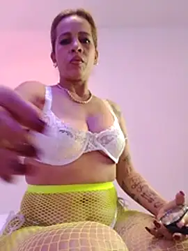 Snapshot of Alisson_Milf chatting on 25, 2, 2026 Alisson Milf online show from 25, 2, 2026