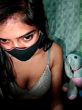 Snapshot of Crystil_love-21 chatting on 1, 3, 2026 Crystil love-21 online show from 1, 3, 2026