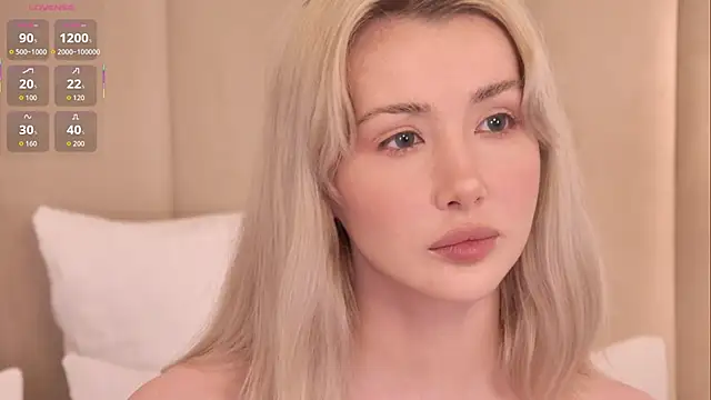 Snapshot of Nesolla chatting on 9, 10, 2025 Nesolla online show from 9, 10, 2025