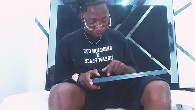 Black Fire10 online show from 25, 9, 2025