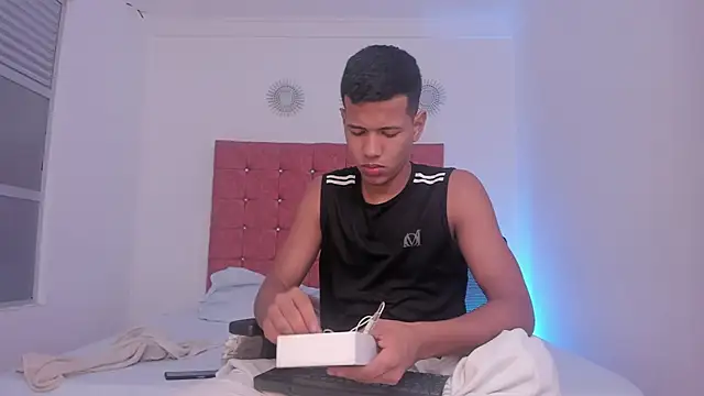 KingStark  online show from 8, 10, 2025