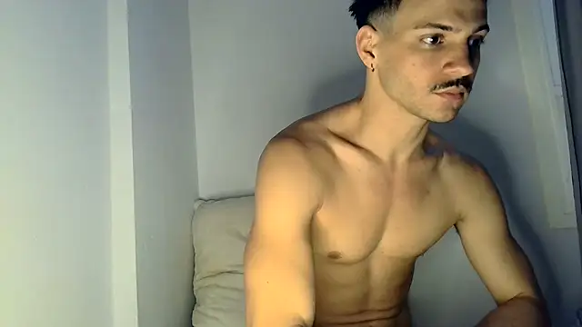 Snapshot of Manugic19 chatting on 13, 3, 2026 Manugic19 online show from 13, 3, 2026