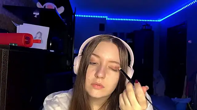 LauretteRagar online show from 16, 9, 2025