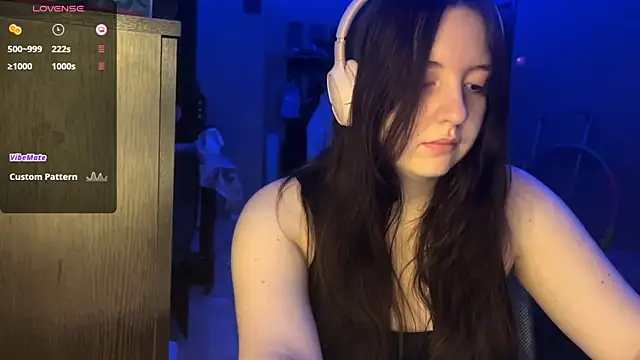 LauretteRagar online show from 3, 10, 2025