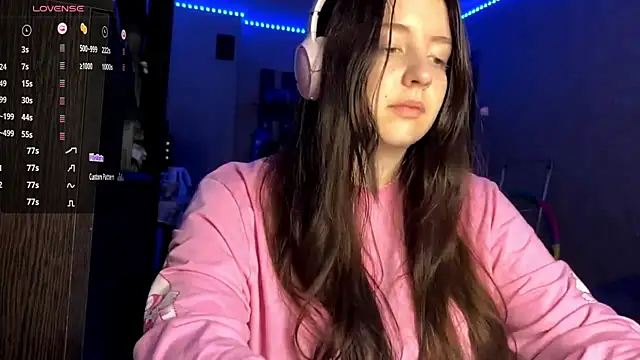 LauretteRagar online show from 15, 10, 2025