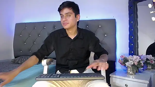 Charlie Cock  online show from 19, 9, 2025