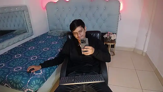 Charlie Cock  online show from 28, 9, 2025