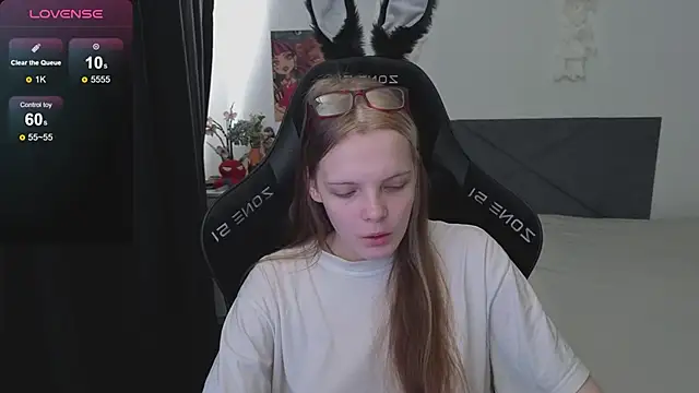 Luna Navy online show from 3, 10, 2025