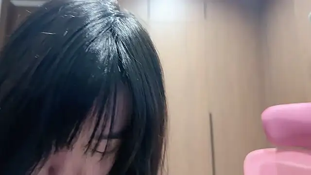 Snapshot of Lilium-520 chatting on 17, 12, 2025 Lilium-520 online show from 17, 12, 2025