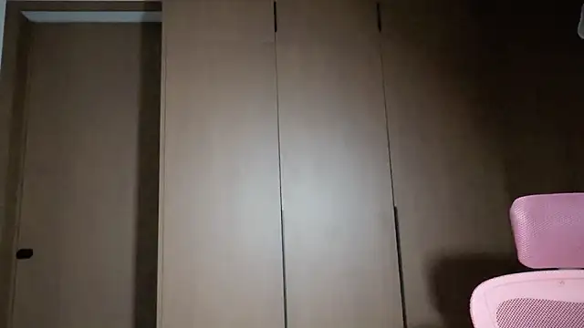 Snapshot of Lilium-520 chatting on 20, 12, 2025 Lilium-520 online show from 20, 12, 2025