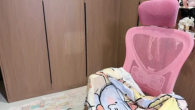 Snapshot of Lilium-520 chatting on 22, 12, 2025 Lilium-520 online show from 22, 12, 2025