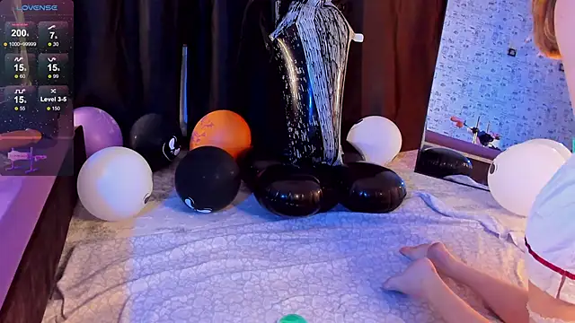 Lillie Berry online show from 31, 10, 2025