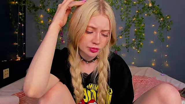 Lillie Berry online show from 14, 7, 2026