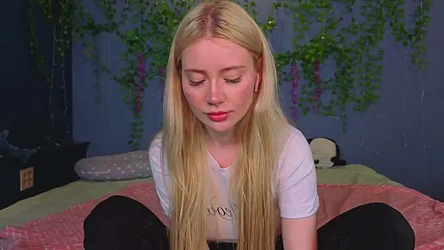 Lillie Berry online show from 24, 7, 2026